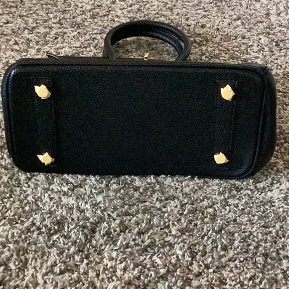 Elegant Black Handbag - Picture 3 of 7